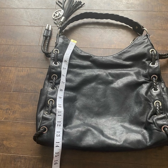 Michael Kors Slouchly Shoulder Hobo black leather bag - Picture 6 of 11